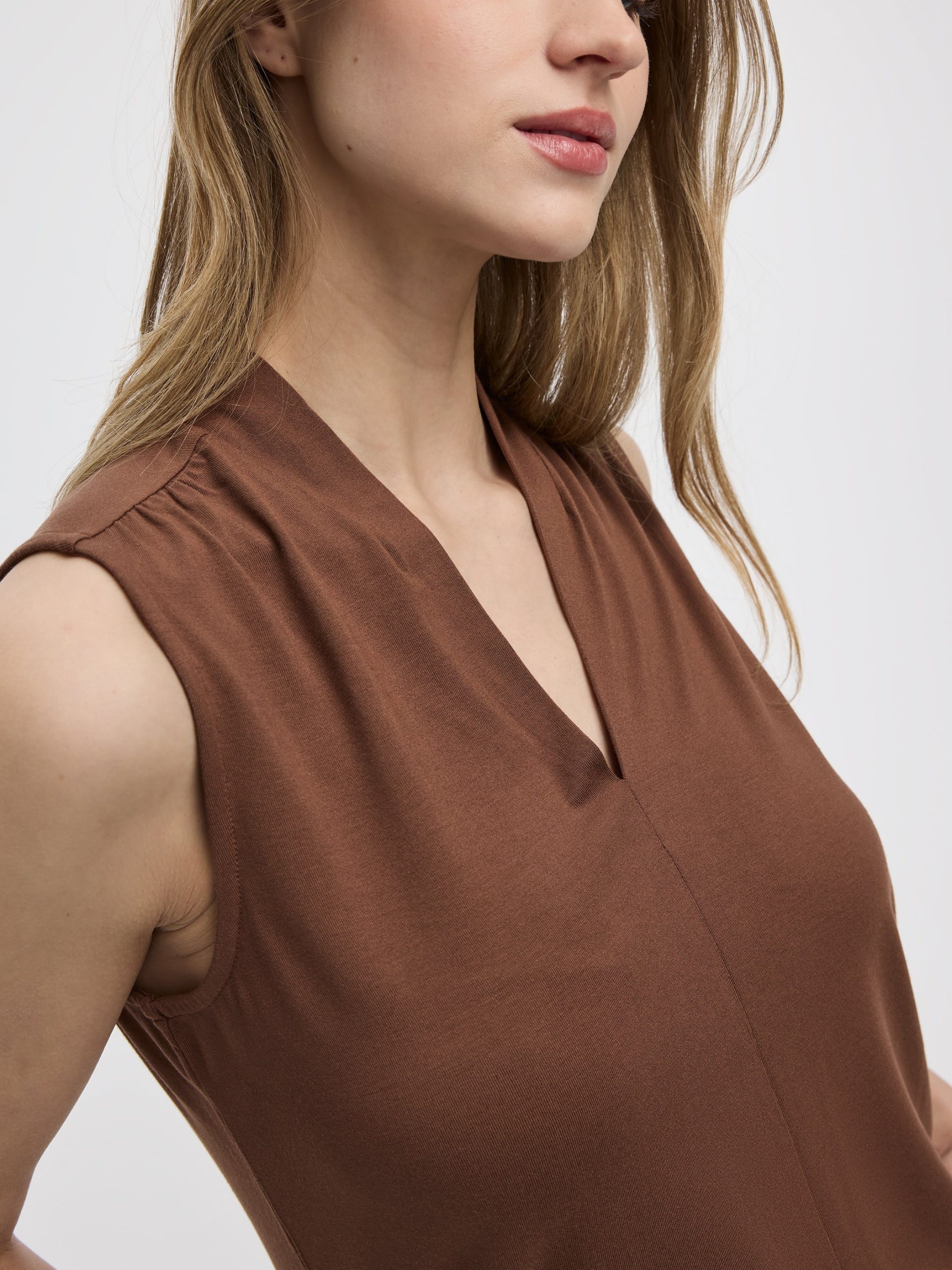 Sleeveless V-Neck Top - Image 14