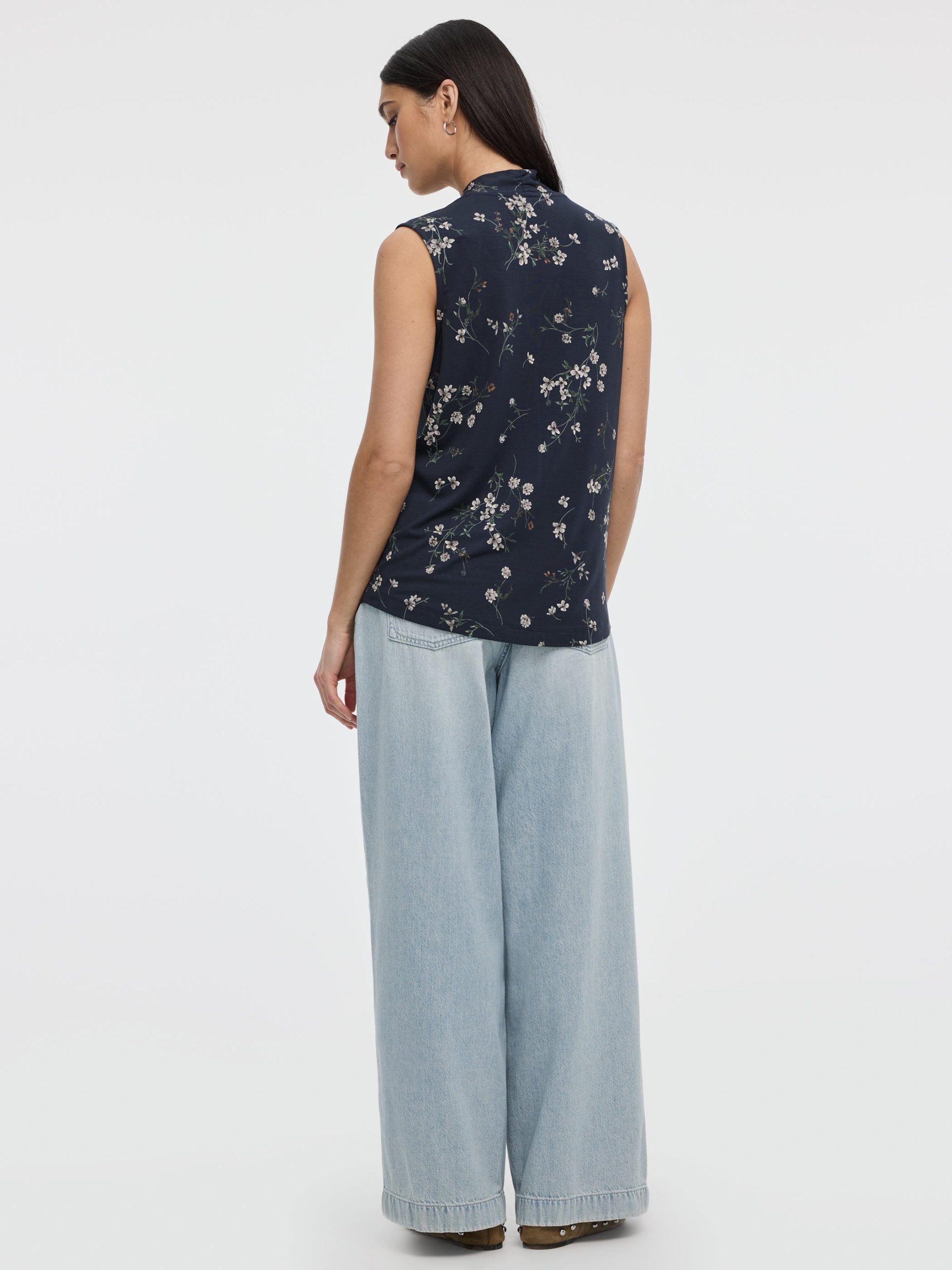 Sleeveless V-Neck Top - Image 27