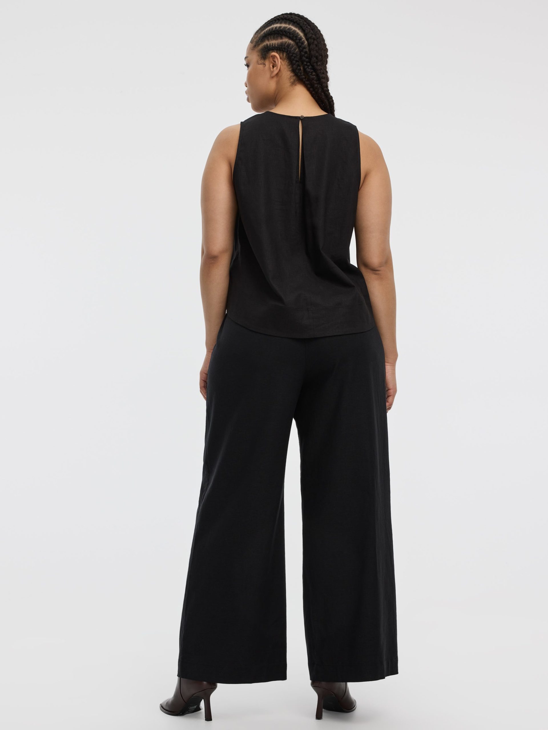 Sleeveless Crew-Neck Blouse - Image 2