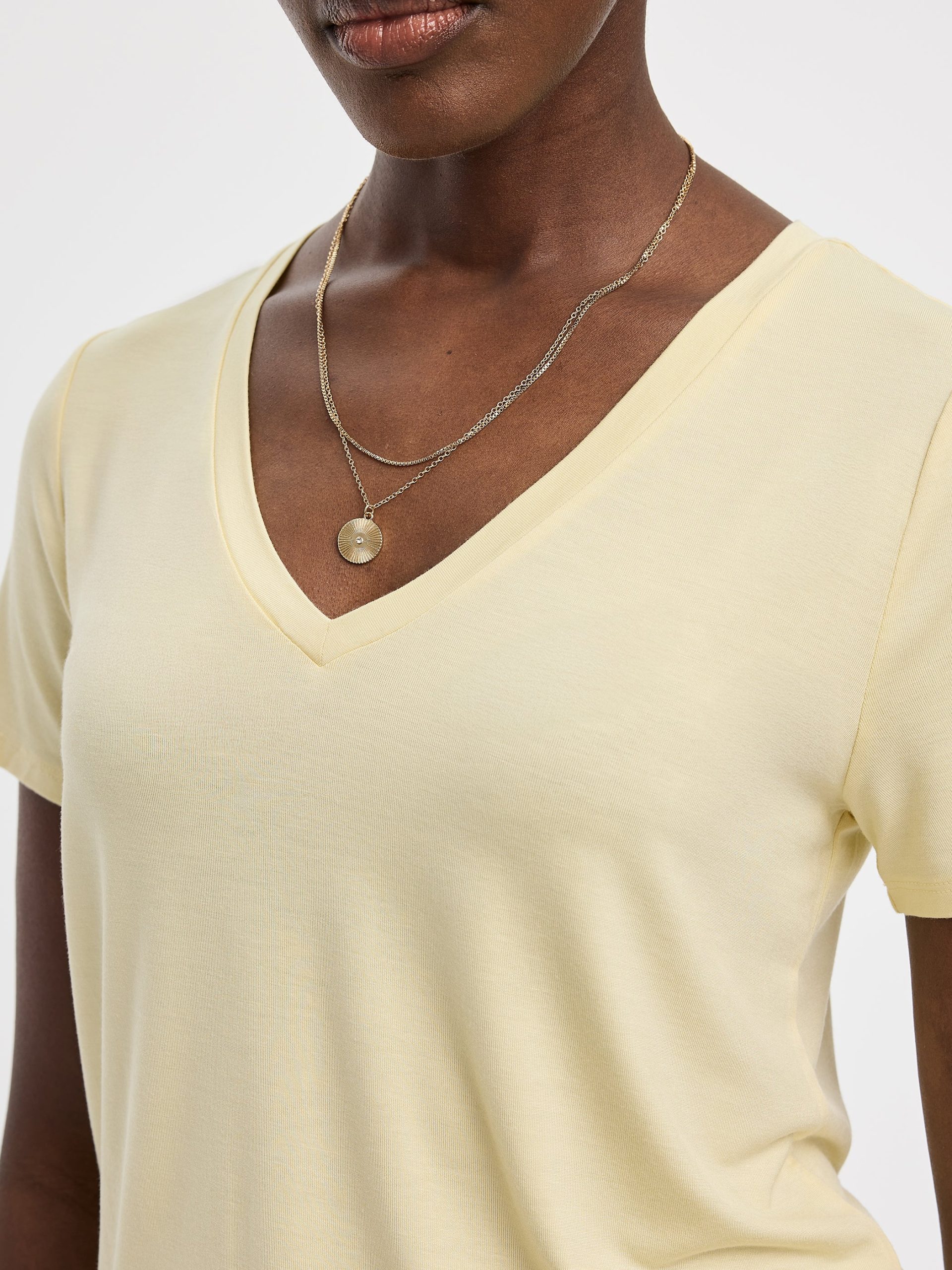 V-Neck Tee - R Essentials - Image 26