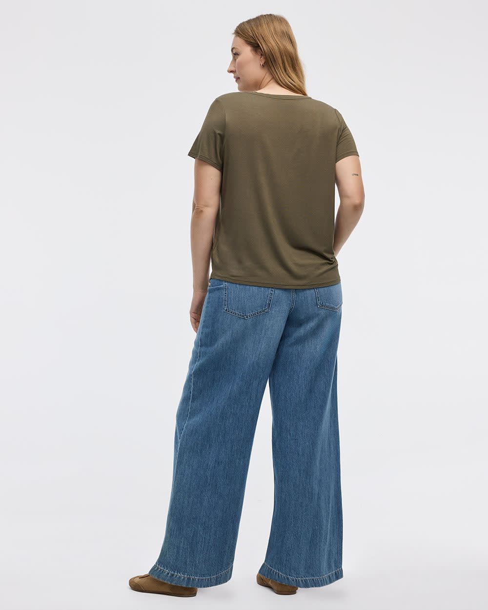 Short-Sleeve V-Neck Tee - R Essentials - Image 6