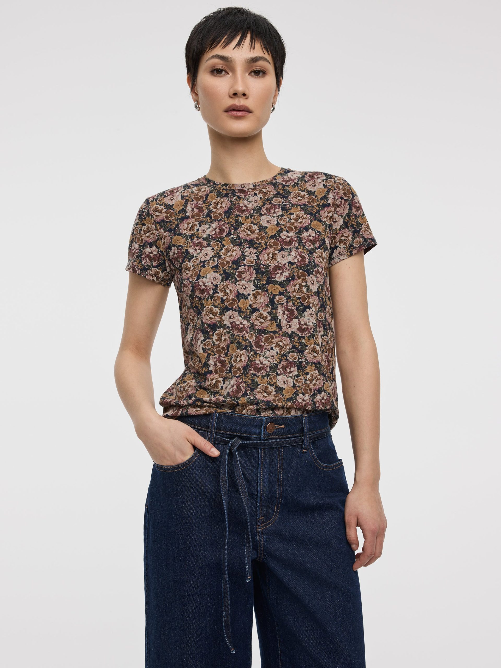 Crew-Neck Tee - R Essentials - Image 21