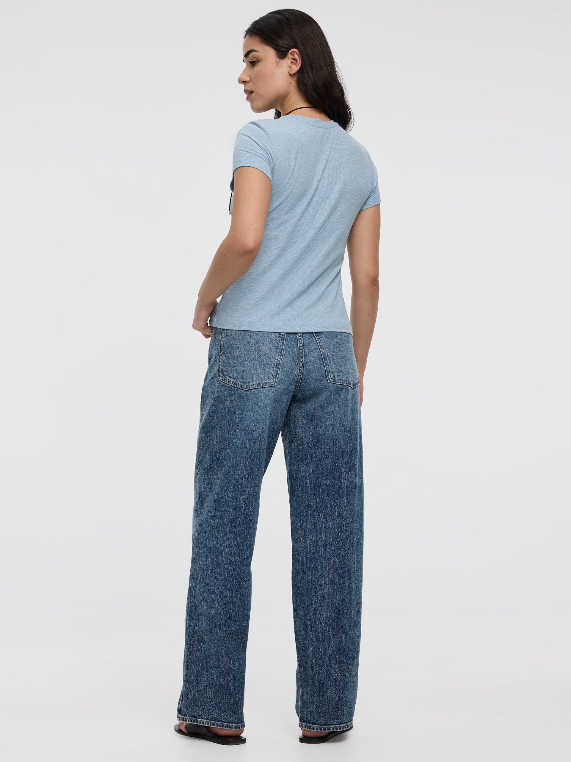 Fitted Crew-Neck Ribbed T-Shirt - R Essentials - Image 15