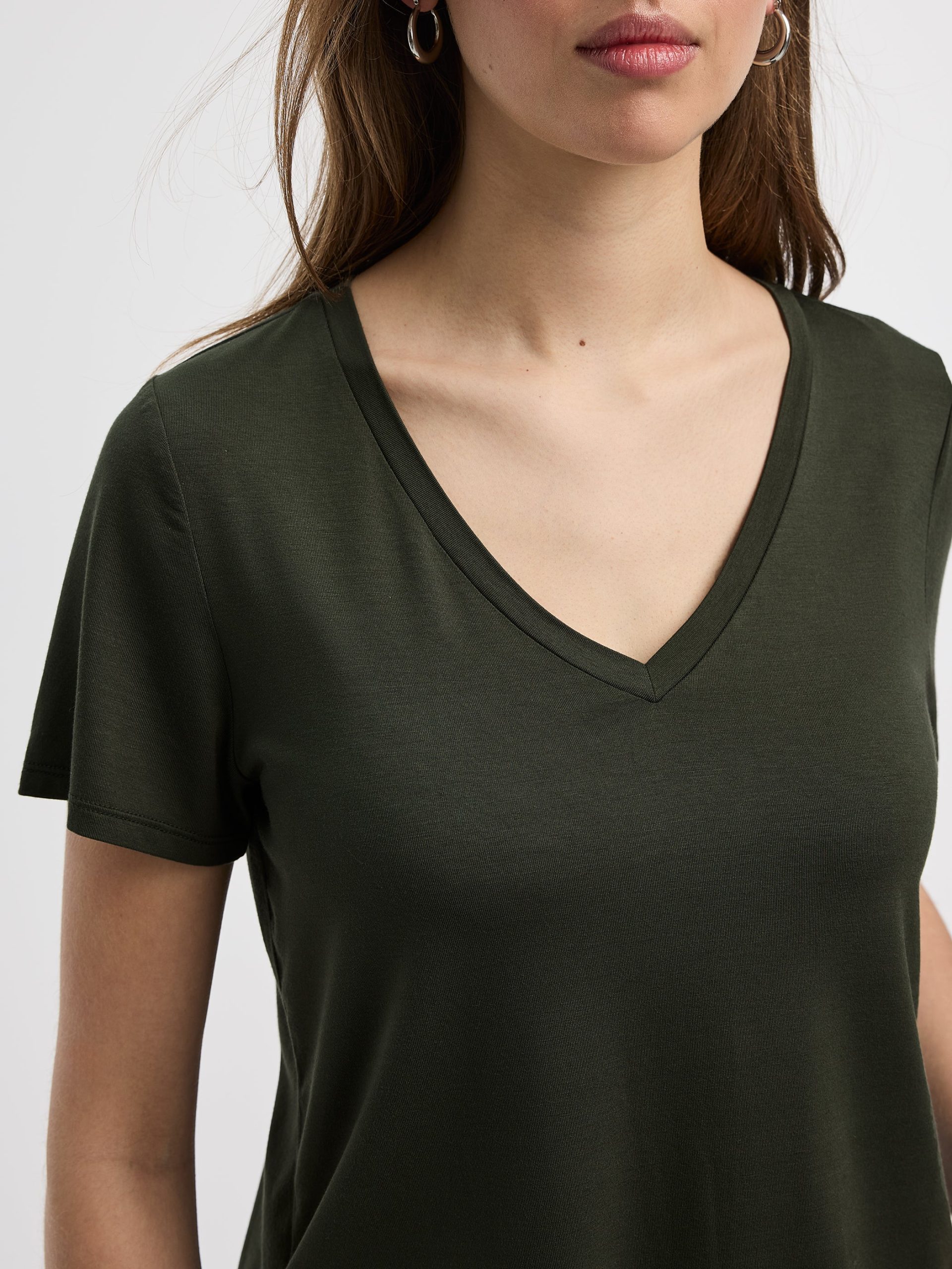 V-Neck Tee - R Essentials - Image 2