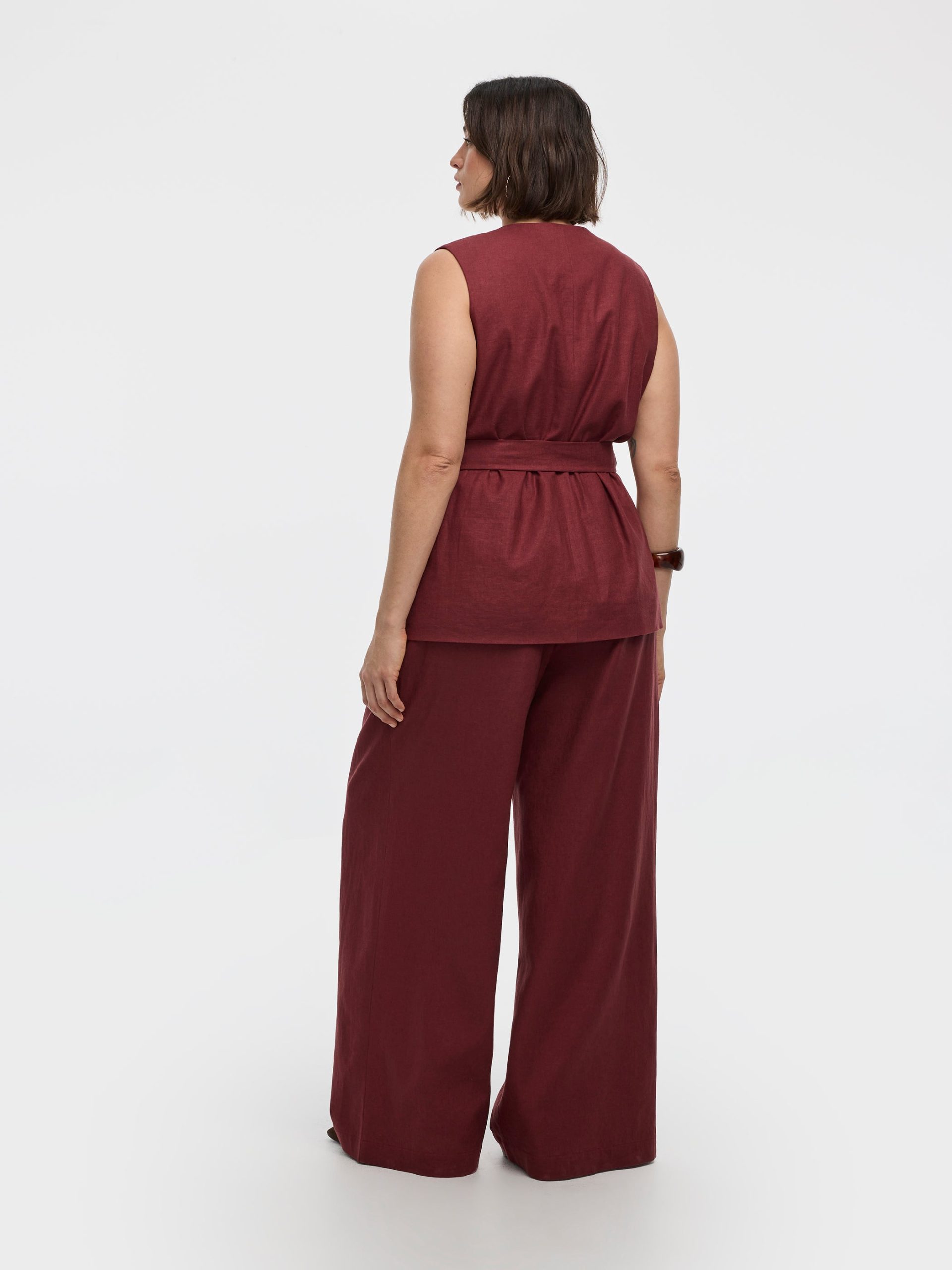 Sleeveless Belted Blazer - Image 2