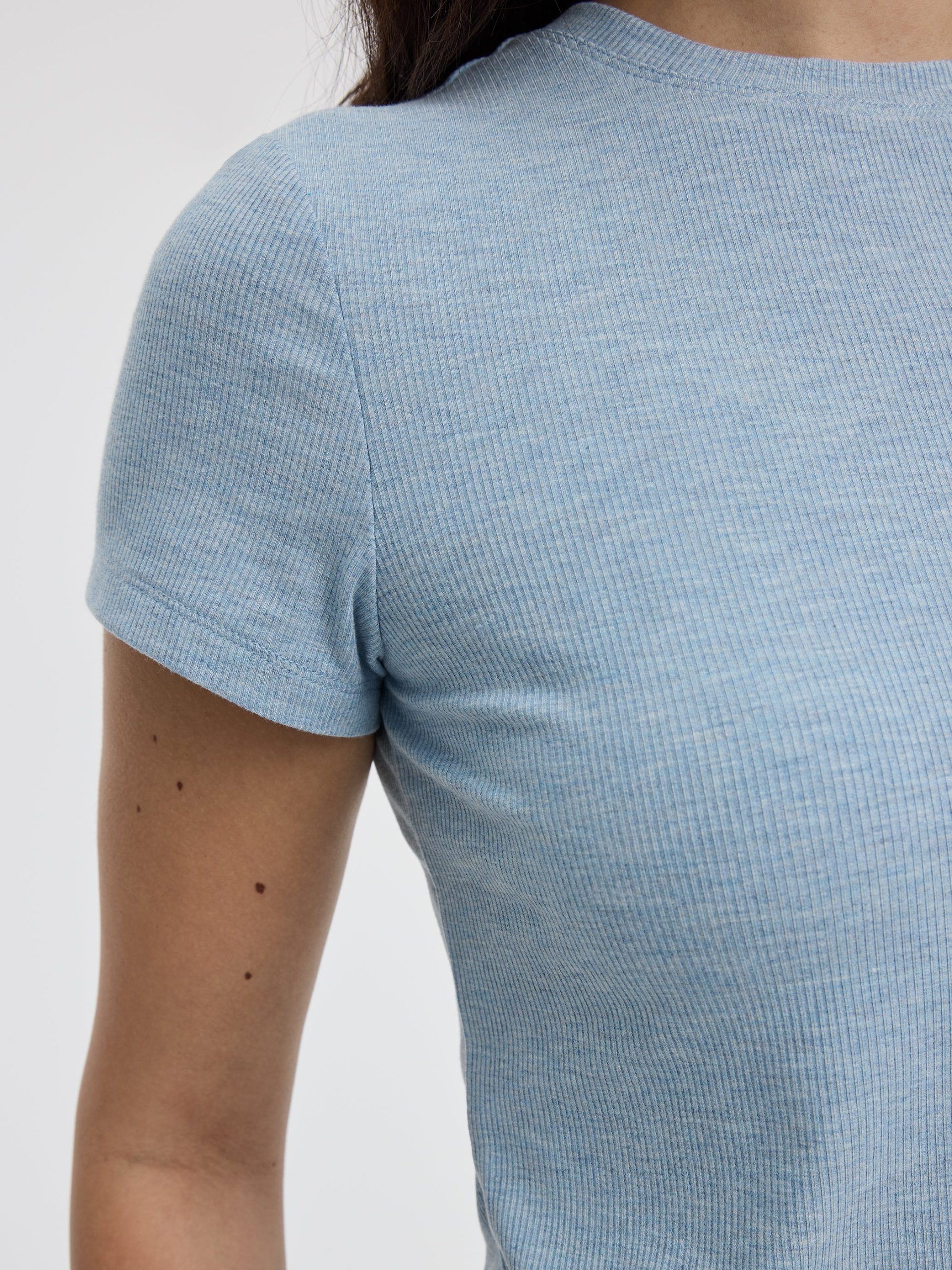 Fitted Crew-Neck Ribbed T-Shirt - R Essentials - Image 14