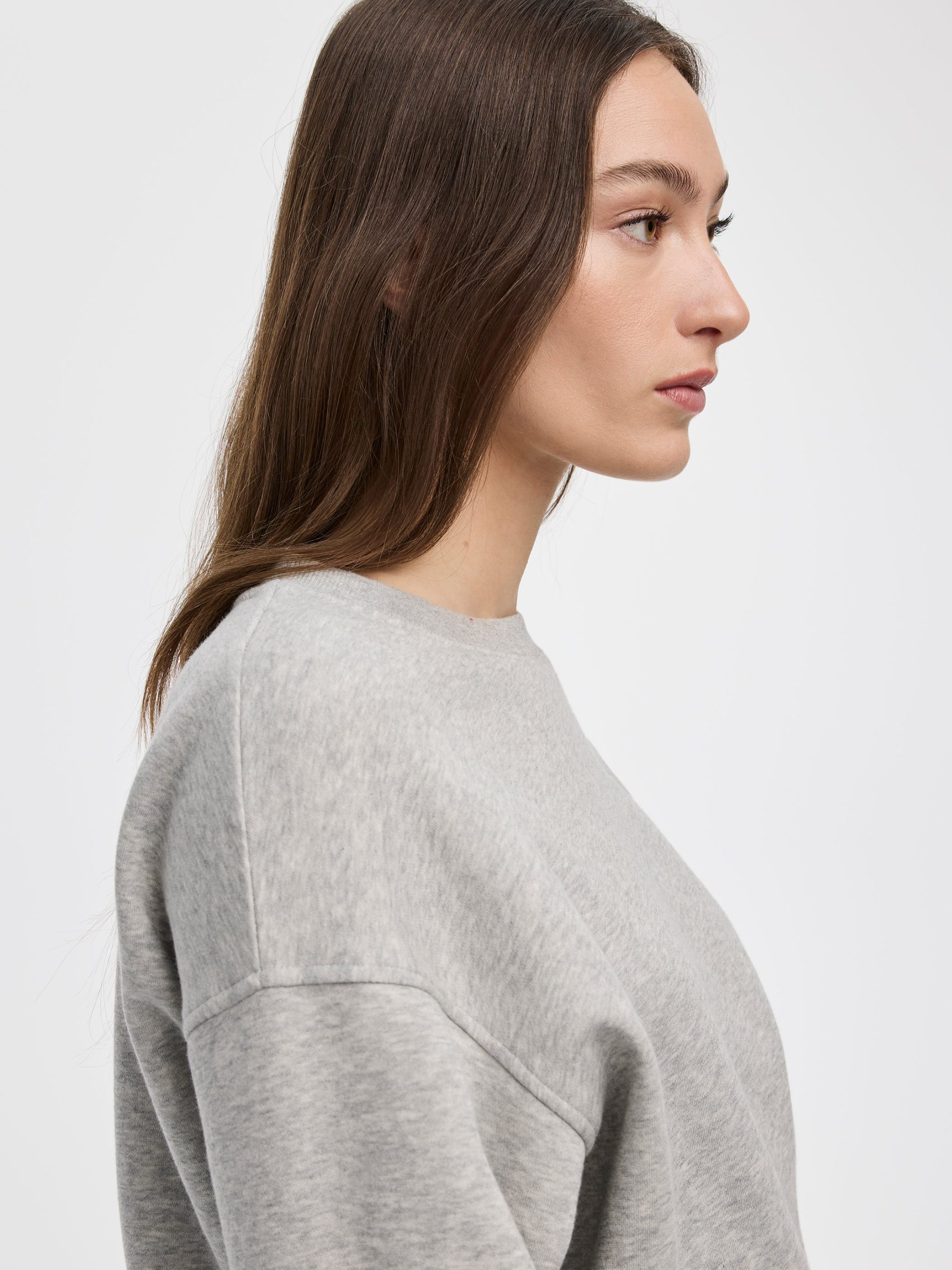 Long Crew-Neck Fleece Sweatshirt - R Essentials - Image 4
