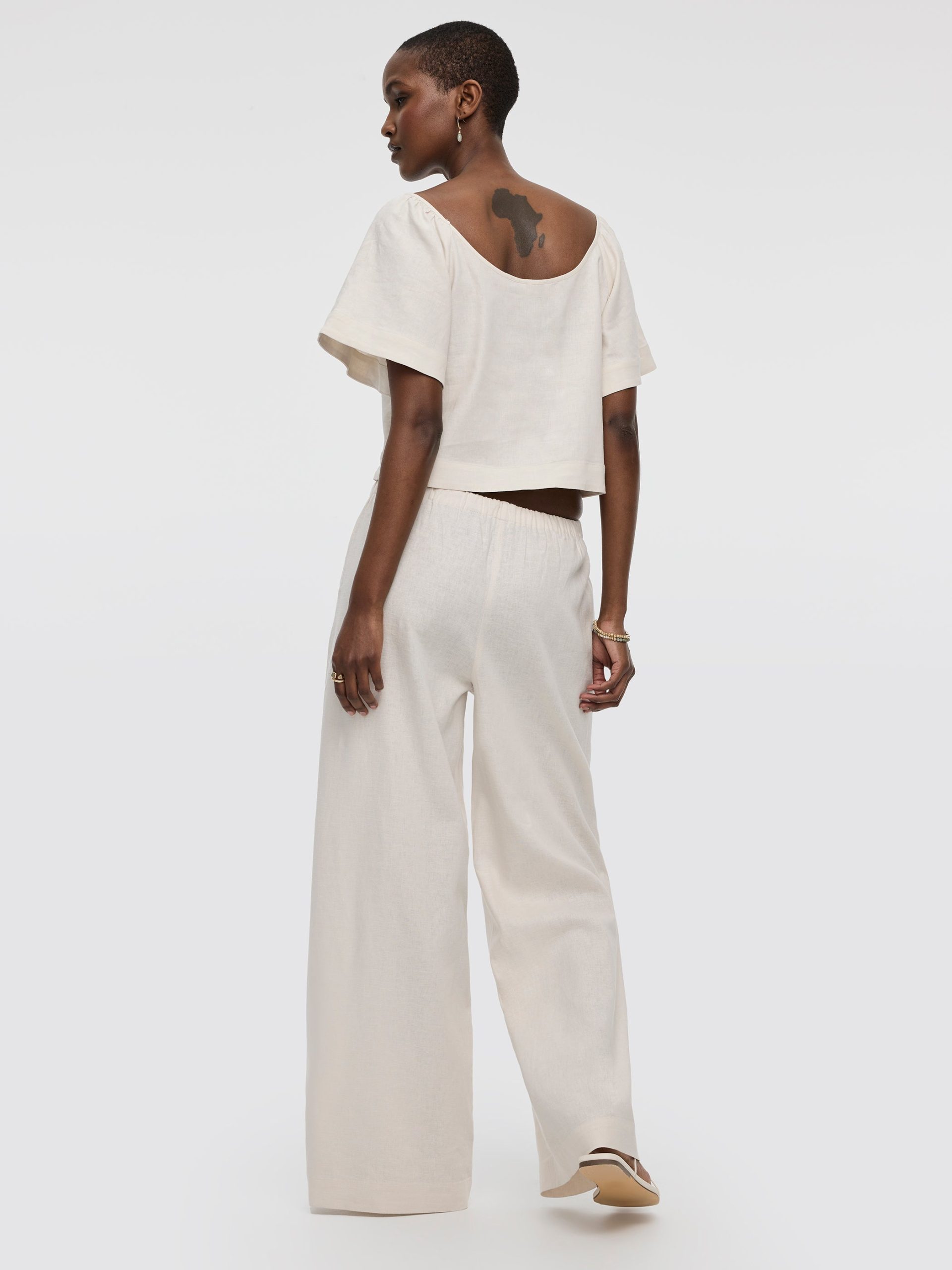 Scoop-Neck Blouse with Flutter Sleeves - Image 3
